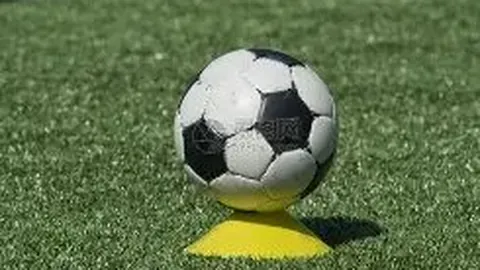 鲁尼揭秘：昔日评价范戴克或有失偏颇，冠军光环下的公平质疑待解