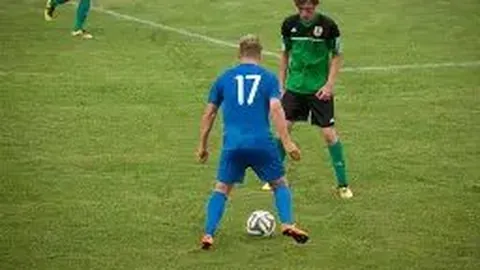 英超赛季风云再起：阿森纳领跑，曼城紧随其后，利物浦争冠路上稳扎稳打，曼联力争前五巅峰对决！