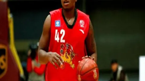 “柔佛神射48轮空，海港定海神助力中超荣耀征途！”